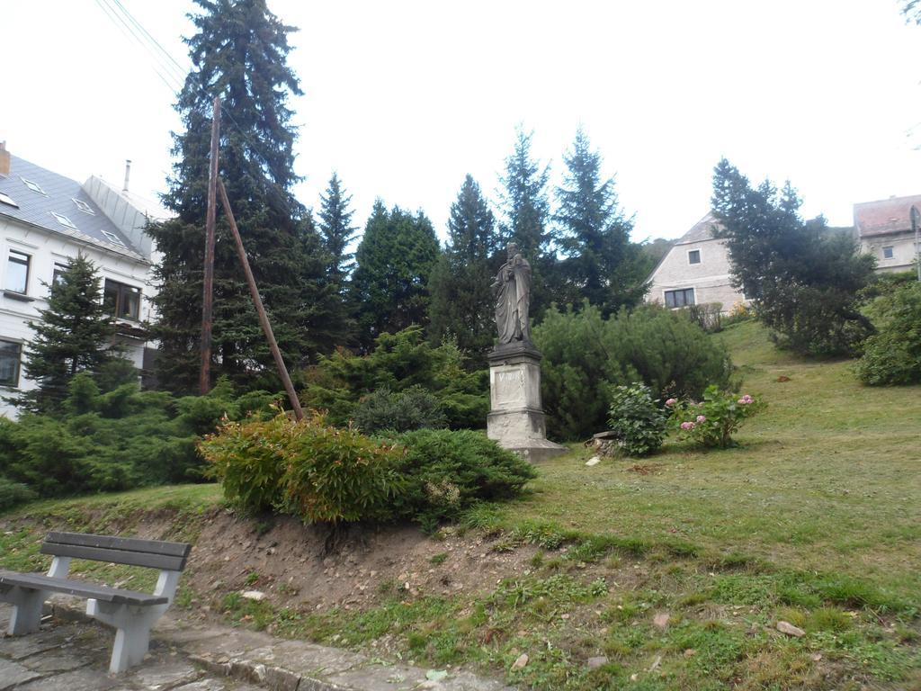 Pension Mikulka Mikulov v Krusnych Horach Exterior foto