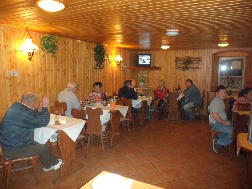 Pension Mikulka Mikulov v Krusnych Horach Exterior foto