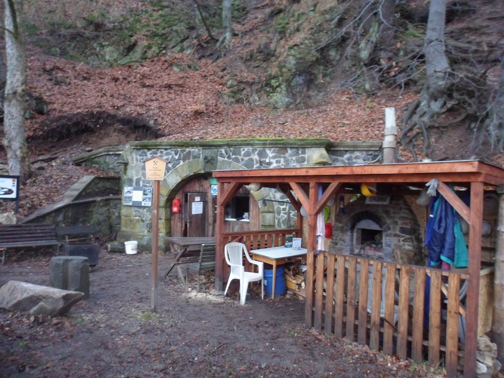 Pension Mikulka Mikulov v Krusnych Horach Exterior foto