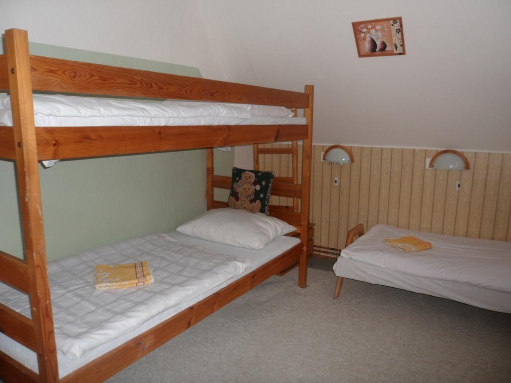 Pension Mikulka Mikulov v Krusnych Horach Exterior foto